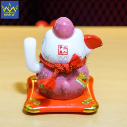 Mèo Thần Tài Vẫy Tay Khai Sắc Daruma - Hồng